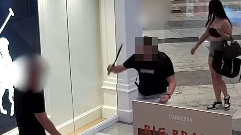 alert-–-alarming-moment-man-pulls-a-machete-on-shop-worker-in-canberra