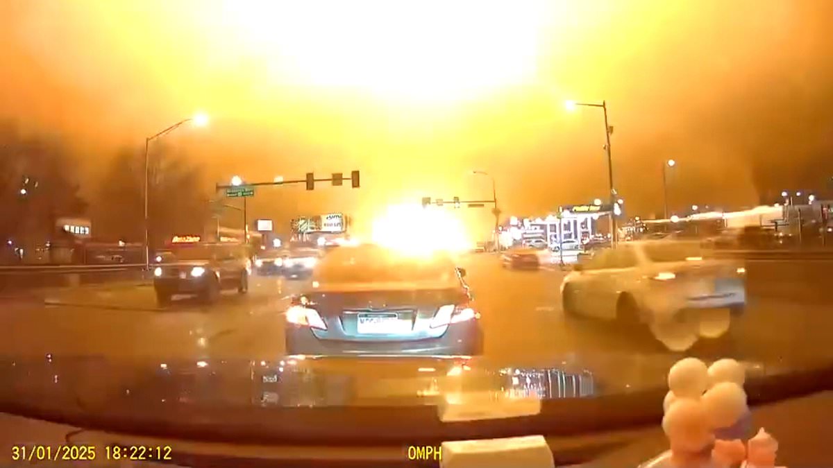 alert-–-horrifying-moment-explosion-erupts-in-front-of-drivers-after-plane-plummets-on-to-busy-pennsylvania-street