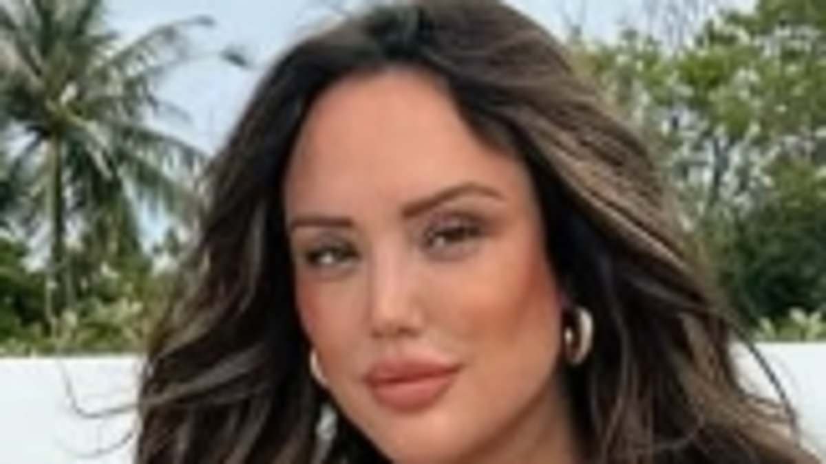 alert-–-charlotte-crosby-gives-birth-to-her-second-child-with-partner-jake-ankers-as-her-father-accidentally-lets-slip-the-baby-news