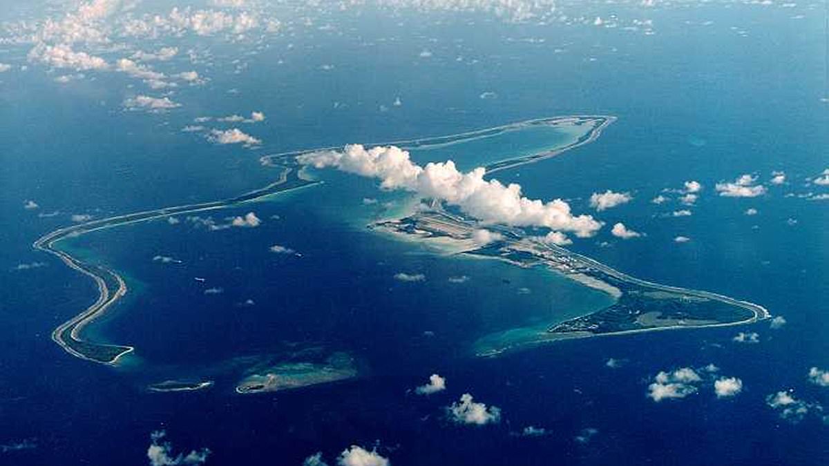 alert-–-chagos-deal-‘puts-british-nuclear-deterrent-at-risk’:-chinese-‘could-exploit’-secret-satellite-link-up-at-military-base-that-co-ordinates-west’s-missiles