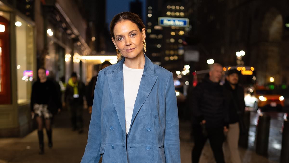 alert-–-katie-holmes-pairs-blue-suede-blazer-with-black-silk-skirt-at-l’agence-presentation-at-nyfw