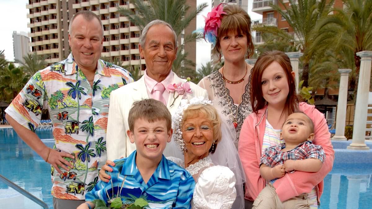 alert-–-where-are-the-stars-of-itv’s-benidorm-now?-what-the-residents-of-the-solana-hotel-have-been-up-to-as-the-creator-of-the-iconic-brits-abroad-sitcom-teases-potential-reunion