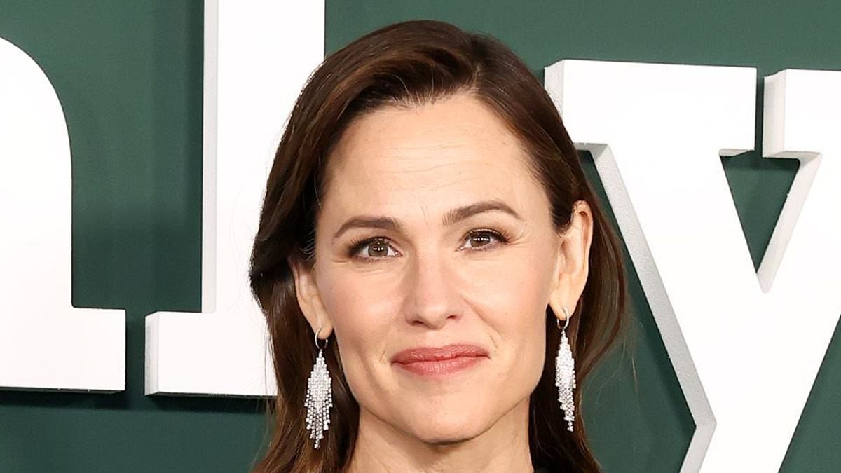 alert-–-jennifer-garner-shares-heartbreaking-photos-of-her-church-reduced-to-rubble-after-deadly-la-fires