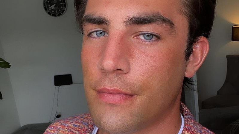 alert-–-love-island’s-jack-fincham-details-harrowing-moment-he attempted-to-take-his-own-life-by-throwing-himself-off-a-hotel-balcony-after-booze-binge