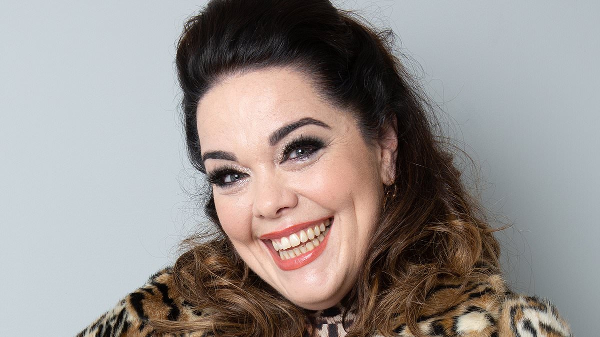 alert-–-emmerdale’s-lisa-riley-reveals-how-she-really-feels-about-that-peter-kay-jibe-–-as-the-comedian-breaks-his-silence-on-kicking-out-hecklers