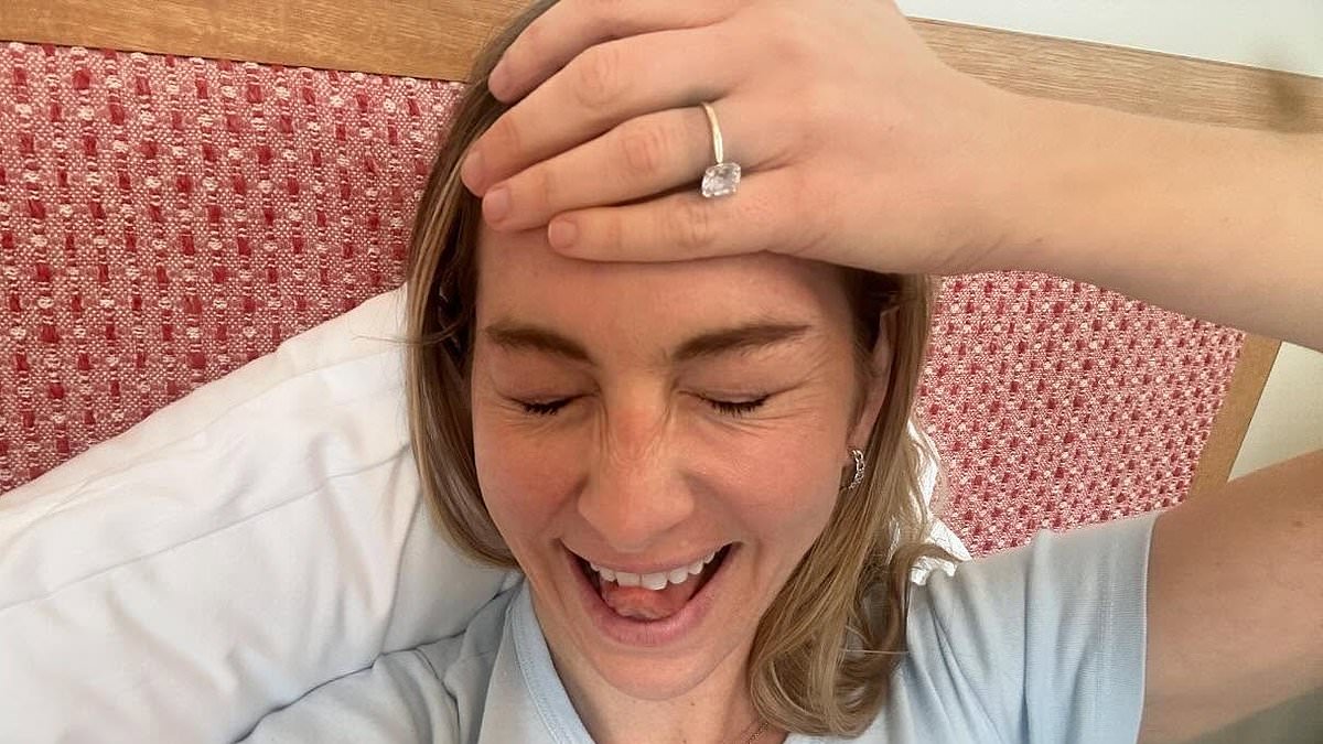 alert-–-este-haim-and-jonathan-levin-are-engaged!-singer-debuts-massive-diamond-ring:-‘i’m-taken’