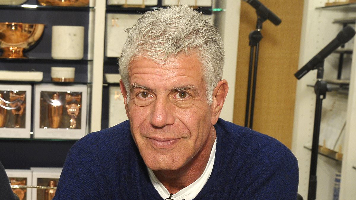 alert-–-anthony-bourdain’s-chilling-final-text-before-suicide-aged-61-revealed