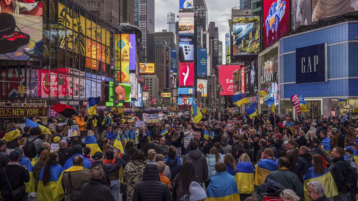 alert-–-panic-in-times-square-as-person-stabbed-in-broad-daylight-as-thousands-march-in-support-of-ukraine