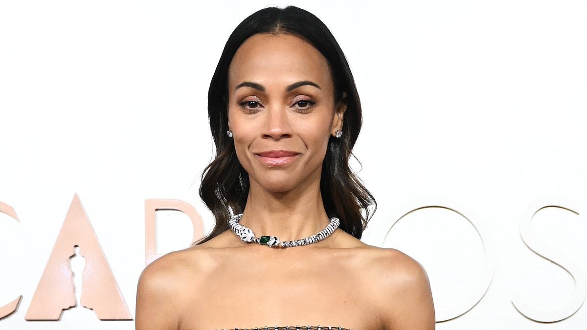 alert-–-zoe-saldana-makes-outrageous-move-of-flashing-nipples-in-partially-sheer-oscar-gown-before-live-ceremony