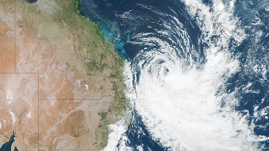 alert-–-tropical-cyclone-alfred-live-updates:-what-aussies-need-to-know-as-it-barrels-towards-coast