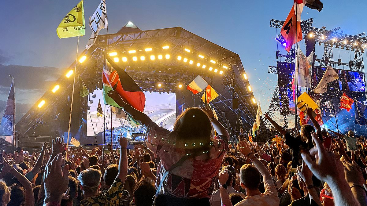 alert-–-glastonbury-fans-claim-they’ve-‘worked-out’-the-exact-time-the-2025-lineup-will-be-announced-–-and-it’s-just-hours-away