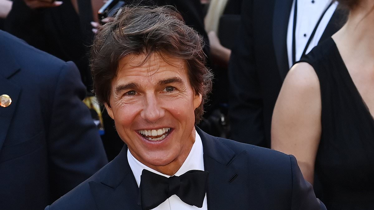 alert-–-tom-cruise’s-‘latest-movie-thrown-into-chaos-as-filming-is-halted-as-cast-member-is-rushed-to-hospital-after-suffering-”major-injury”-on-set’