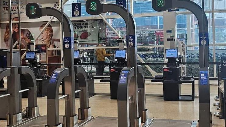 alert-–-they’re-treating-us-like-thieves!-fury-at-tesco’s-new-scales-to-catch-self-checkout-shoplifters