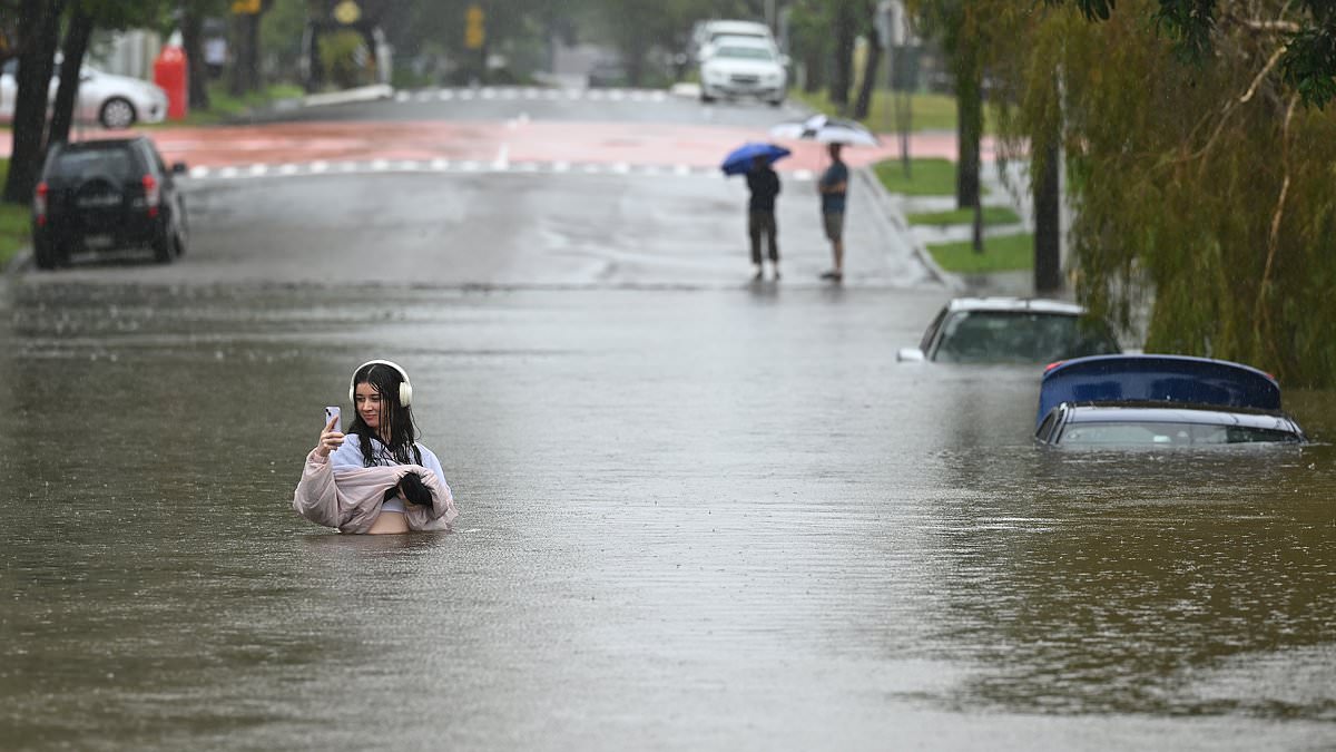 alert-–-‘intense-rainfall-and-dangerous-thunderstorms’-from-ex-tropical-cyclone-alfred-continue-to-threaten-australia’s-east-coast-amid-‘life-threatening’-flood-warnings