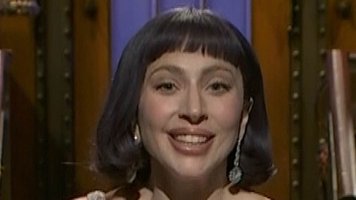 alert-–-lady-gaga-pokes-fun-at-joker-2-flop-and-brings-up-that-snl-performance-with-r.-kelly-as-she-hosts-show