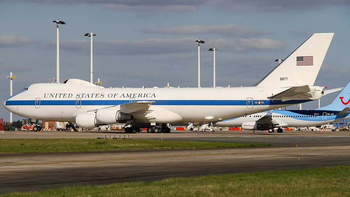 alert-–-why-spotting-a-boeing-e-4-plane-in-the-sky-could-mean-you-only-have-five-minutes-left-to-live