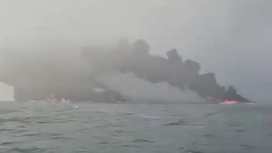 alert-–-oil-tanker-bursts-into-flames-off-the-yorkshire-coast-after-being-struck-by-container-ship-–-sparking-fears-of-environmental-disaster