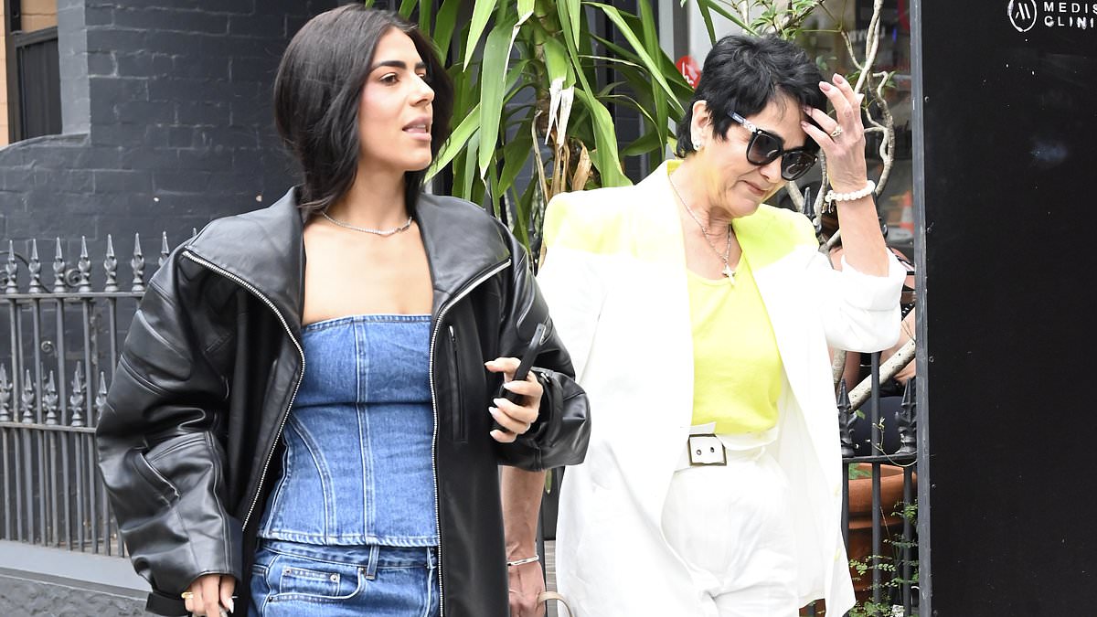 alert-–-australia’s-kim-kardashian-and-kris-jenner?-mafs-bride-carina-mirabile-certainly-thinks-so-as-she-steps-out-with-her-mum-in-double-bay