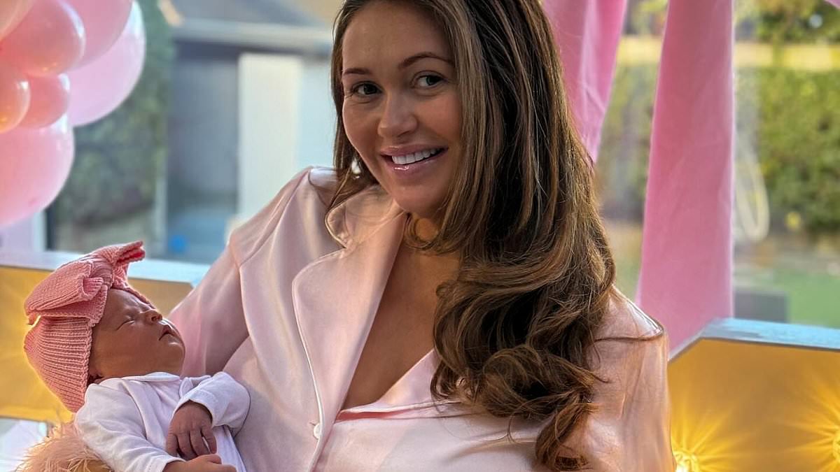 alert-–-charlotte-dawson-poses-in-lavish-pink-themed-photoshoot-as-she-celebrates-one-week-since-the-arrival-of-her-longed-for-daughter-gigi