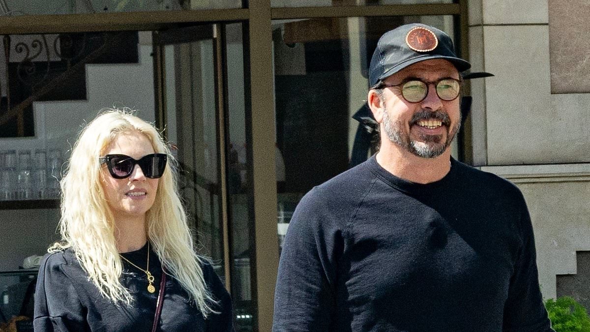 alert-–-dave-grohl-and-wife-jordyn-blum-make-rare-outing-together-in-la-as-they-‘work-out’-marriage-after-love-child