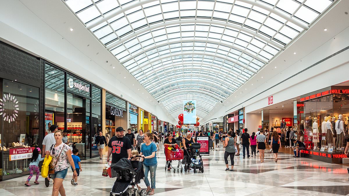 alert-–-canadian-department-store-blames-america-as-it-liquidates-all-remaining-locations-and-lays-off-thousands