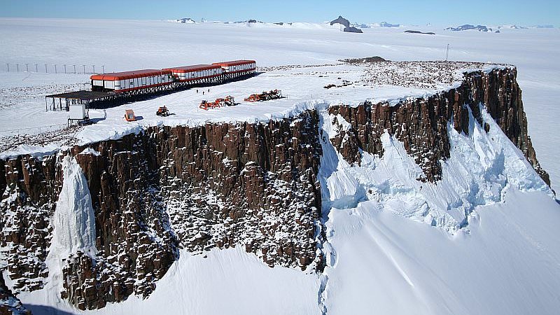 alert-–-dispute-that-led-to-assault-at-antarctica-science-base-is-revealed-as-team-pleads-to-be-rescued-after-fellow-expert-‘sexually-assaulted-and-threatened-to-kill-colleagues’