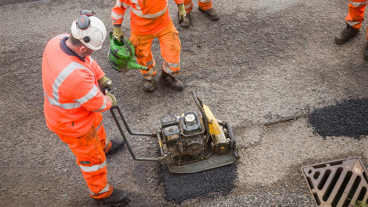 alert-–-repairing-the-potholes-blighting-britain’s-roads-would-cost-17billion,-figures-show