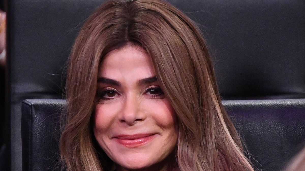 alert-–-paula-abdul,-62,-looks-youthful-as-she-watches-the-lakers-at-star-studded-game-in-los-angeles