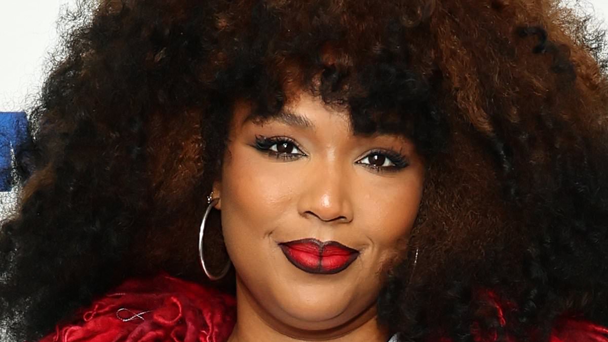 alert-–-lizzo-calls-out-andy-cohen-for-exposing-her-in-awkward-interview