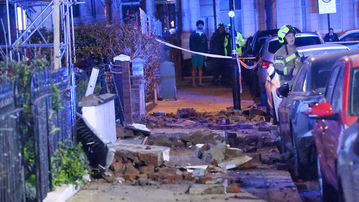 alert-–-notting-hill-horror-as-people-forced-to-flee-homes-in-the-middle-of-the-night-as-they-collapse-around-them-while-they-sleep