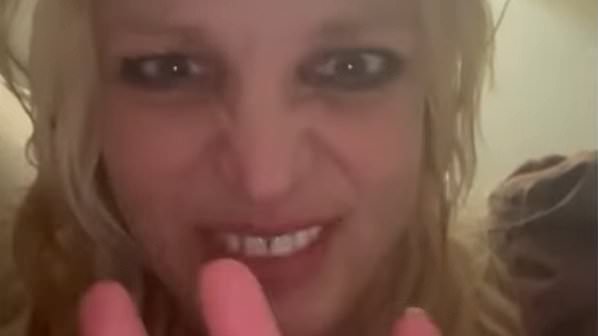 alert-–-britney-spears-fans-left-‘frightened’-and-alarmed-by-new-video-of-her-with-chipped-nails-and-messy-hair