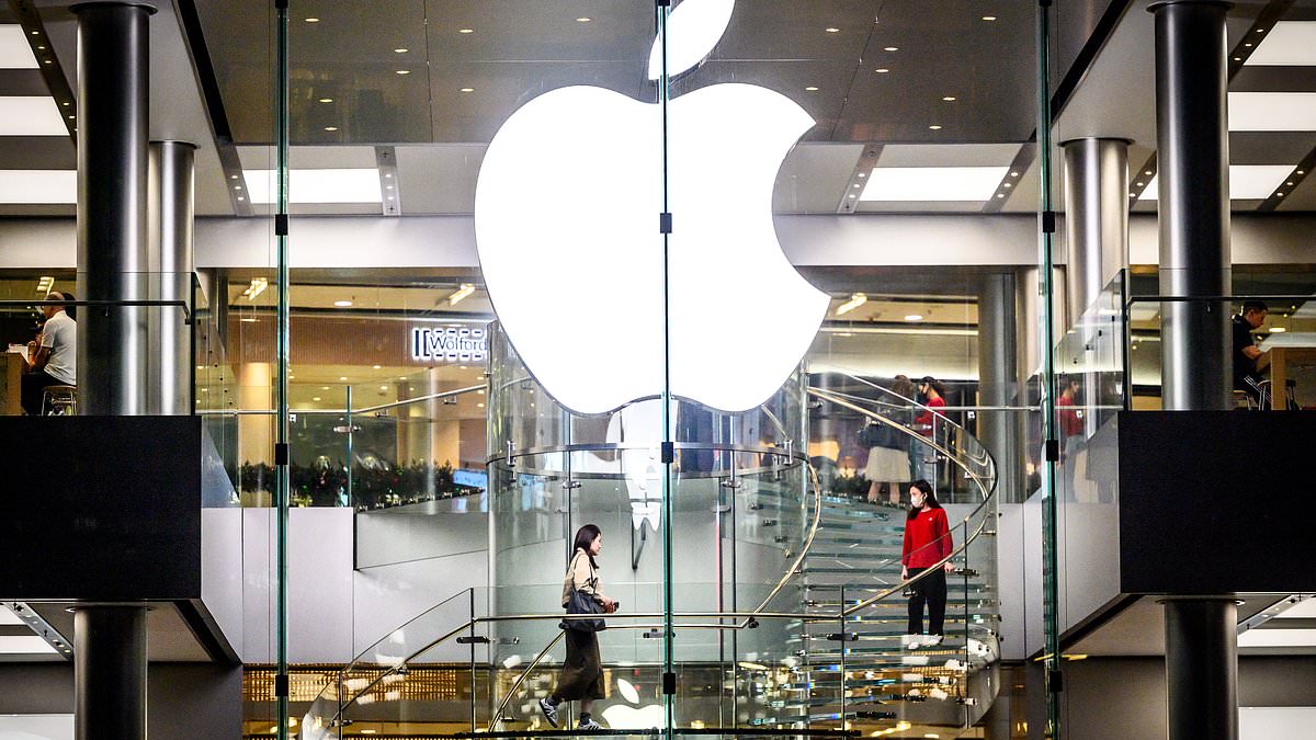 alert-–-the-race-to-beat-trump’s-tariffs:-how-apple-flew-cargo-planes-containing-600-tonnes-of-iphones-–-up-to-1.5-million-units-–-from-india-to-the-us-to-avoid-huge-fees