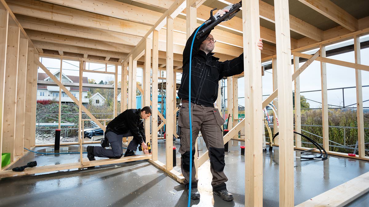 alert-–-aussie-home-builder-stokes-wheeler-collapses-owing-almost-$20million-to-staff-and-creditors