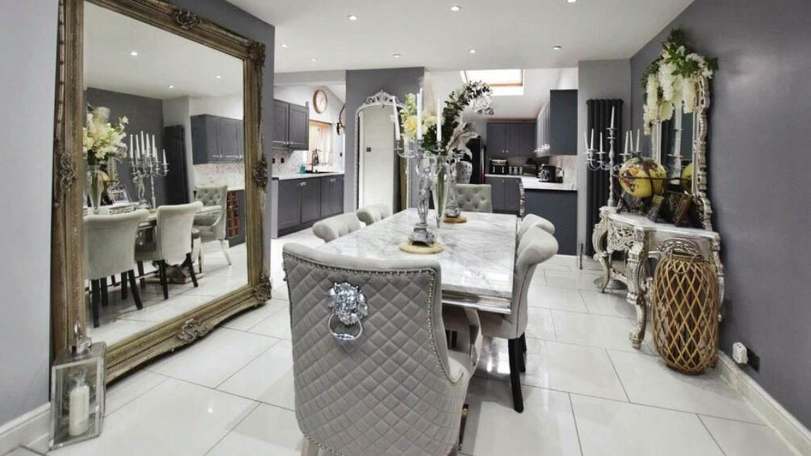 alert-–-four-bedroom-house-on-sale-for-450k-brutally-mocked-over-its-‘monstrosity’-interior-which-looks-like-a-‘greige-hell’