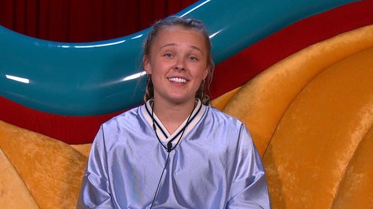 alert-–-jojo-siwa,-21,-says-she-has-realised-she-is-not-a-lesbian-after-celebrity-big-brother-experience-–-as-her-‘flirty’-friendship-with-chris-hughes,-32,-continues-to-raise-eyebrows