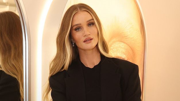 alert-–-fancy-rosie-huntington-whiteley’s-wardrobe?-model-sells-off-her-designer-clothing-to-fans-–-but-it-comes-at-a-hefty-price!