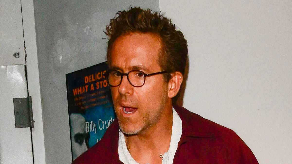 alert-–-ryan-reynolds-mercilessly-mocked-by-fans-over-awkward-fake-tan-fail:-‘why-is-he-so-orange?’