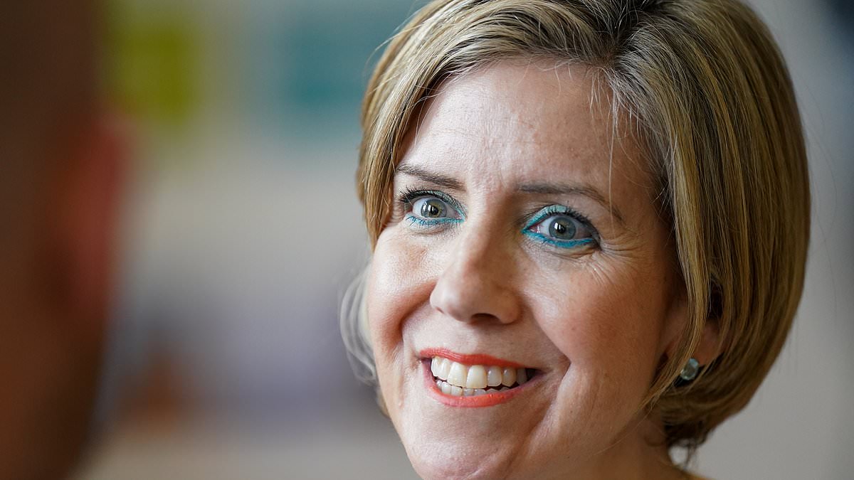 alert-–-mamma-mia!-dame-andrea-jenkyns-wins-mayoral-race-in-shimmering-abba-style-trouser-suit-(and-she’s-no-stranger-to-belting-out-swedish-band’s-hits-live-on-the-radio)