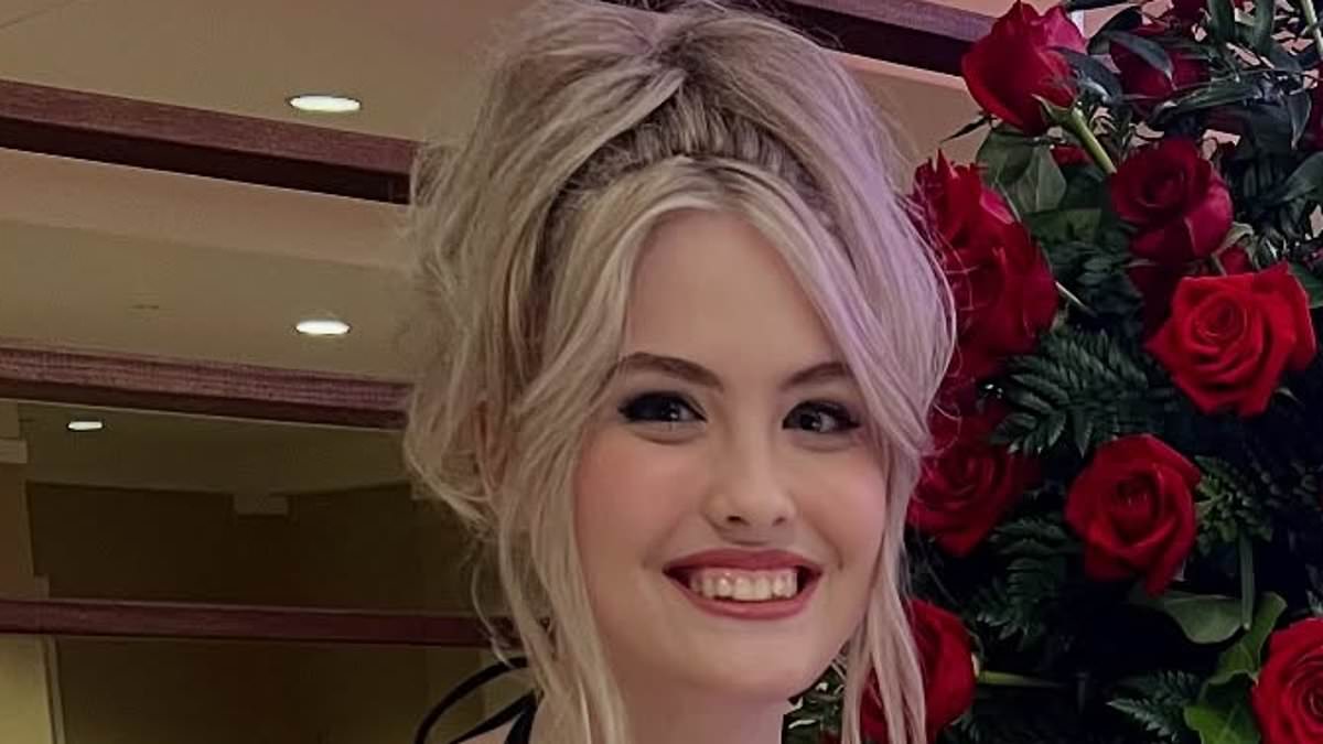 alert-–-anna-nicole-smith’s-lookalike-daughter-dannielynn,-18,-wears-late-model’s-iconic-dress