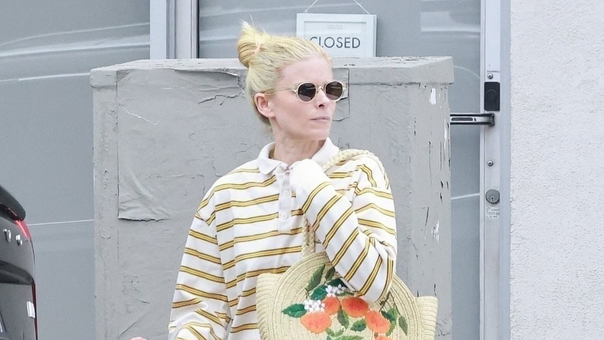 alert-–-house-of-cards-star-looks-unrecognizable-as-she-steps-out-with-a-new-hair-color