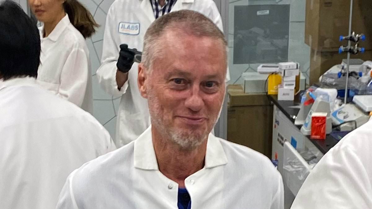 alert-–-snakes-alive!-former-truck-mechanic-who-allowed-himself-to-be-bitten-by-deadly-snakes-more-than-200-times…-to-make-ultimate-antidote