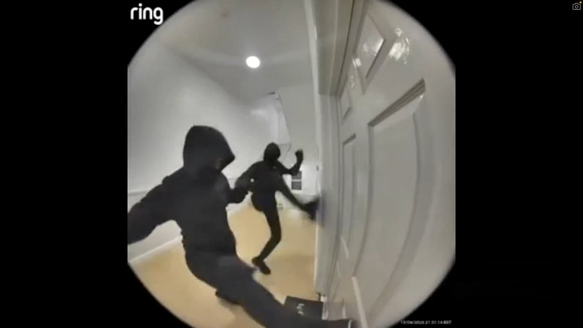 alert-–-terrifying-moment-balaclava-clad-thugs-try-to-smash-way-through-family’s-front-door-after-they-reported-antisocial-behaviour