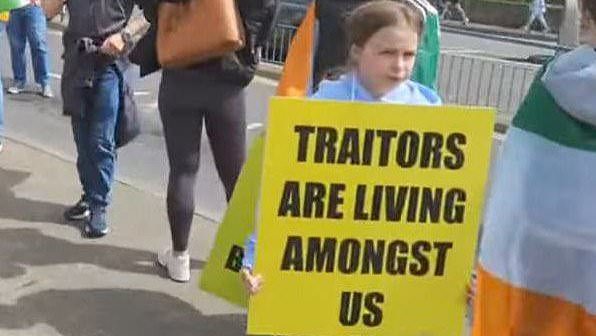 alert-–-ireland’s-asylum-backlash:-thousands-join-anti-migrant-march-as-protesters-blame-irish-government-for-‘inviting-the-whole-third-world-to-come-in’-after-300%-rise-in-asylum-seekers