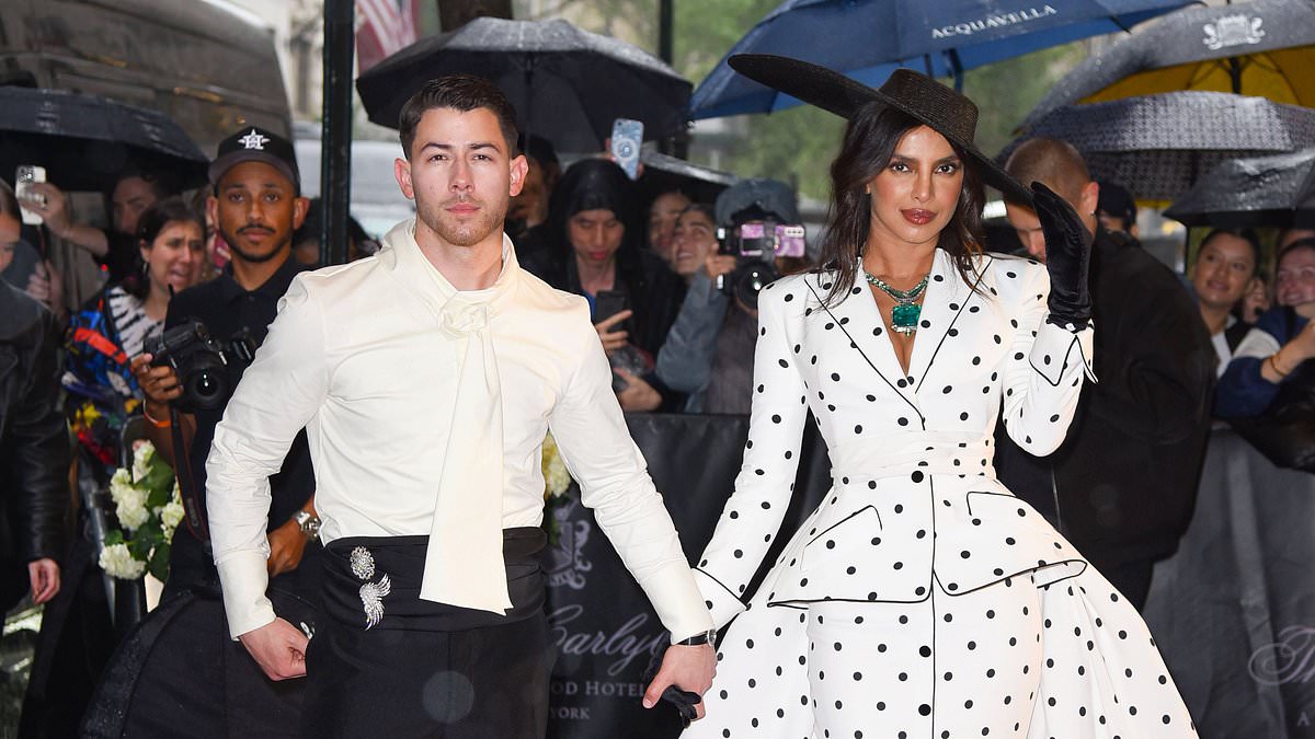 alert-–-priyanka-chopra-and-nick-jonas-look-‘awkward-and-out-of-sync’-at-the-met-gala-2025