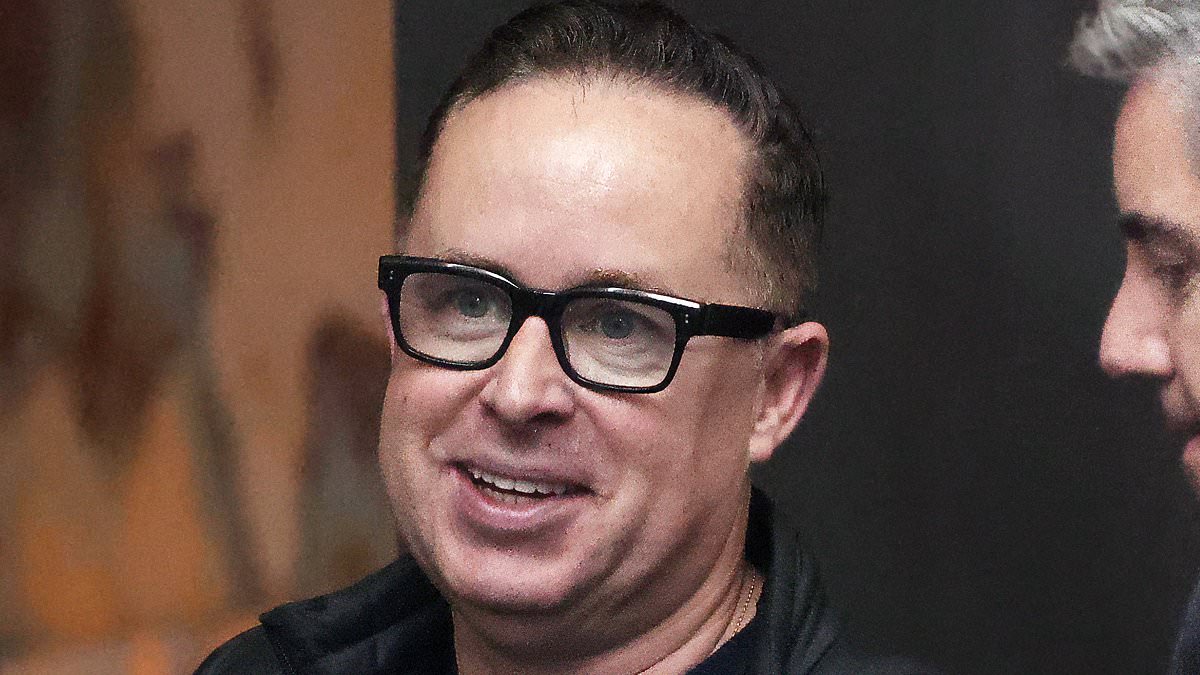 alert-–-alan-joyce’s-bold-new-plan-after-15-year-stint-as-embattled-qantas-ceo