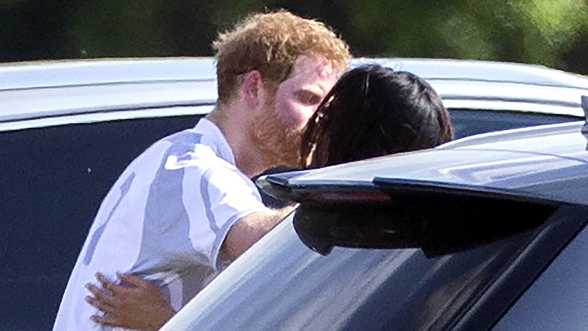 alert-–-meghan-markle-and-prince-harry’s-first-public-kiss-solidified-their-love-–-a-month-later-she-deleted-her-instagram