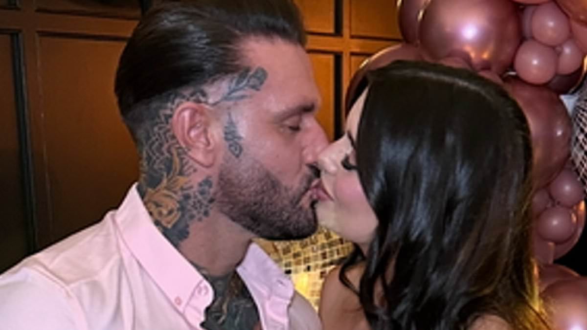 alert-–-bodybuilder-who-went-viral-with-‘fish-and-rice-cake’-meme-looks-unrecognisable-as-he-finds-love-18-years-later-thanks-to-his-beloved-diet