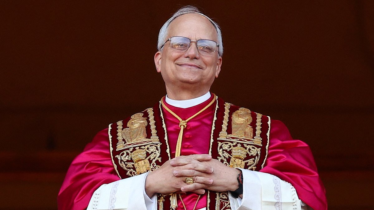 alert-–-pope-leo-xiv’s-five-word-message-to-the-world-after-emerging-from-the-conclave