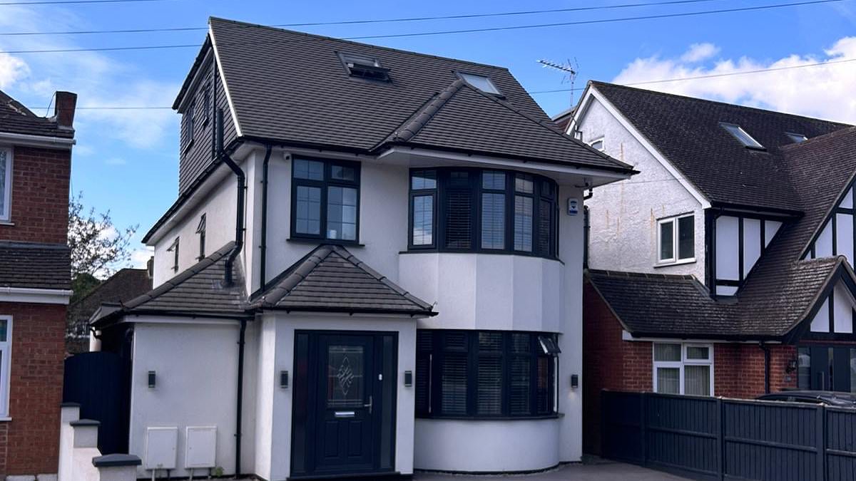 alert-–-our-neighbour-built-an-extension-without-permission-but-has-been-allowed-to-keep-it…-now-people-will-do-whatever-they-want