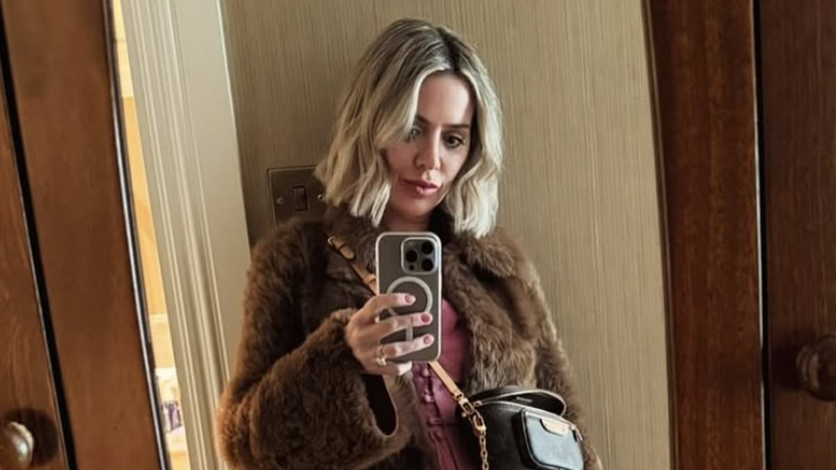 alert-–-coronation-street-fans-are-stunned-to-learn-sally-carman’s-real-age-–-as-her-soap-co-stars-share-sweet-tributes-to-the-actress-on-her-birthday